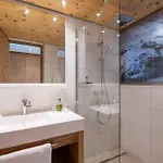 Olympia Hotel 4*
