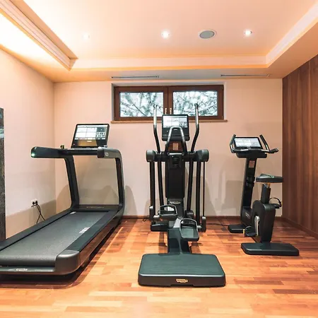 Olympia 4*