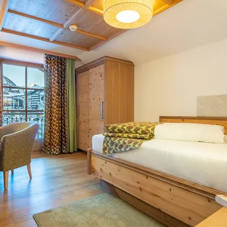 Olympia Hotel 4*