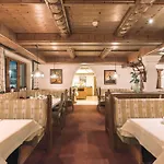 Olympia Hotel 4*